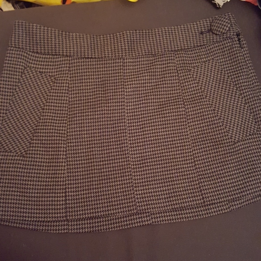 Guess Skirt. Sz 27